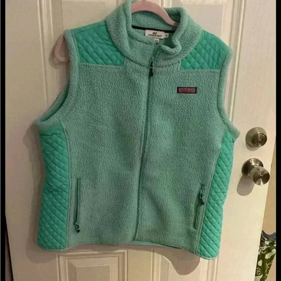 Vineyard Vines Vest - Picture 1 of 5
